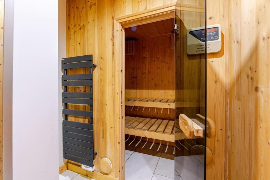 Appartement En Chalet Individuel Sauna Piscine วัลเมนิเย ภายนอก รูปภาพ
